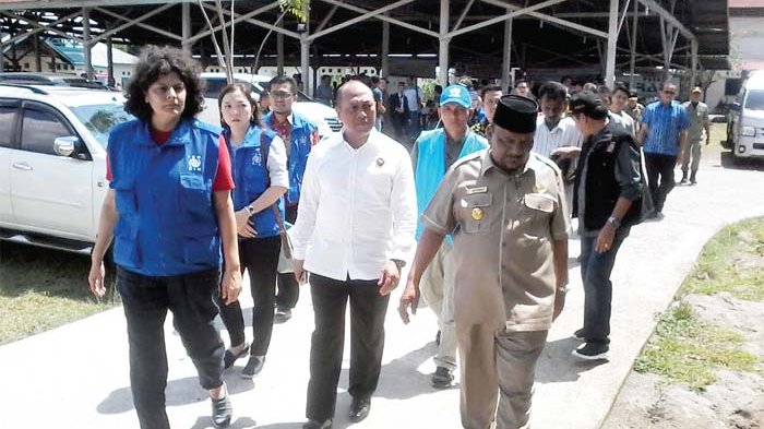 bupati-bireuen-h-saifannur-kunjungi-pengungsi-rohingya_20181020_122049.jpg