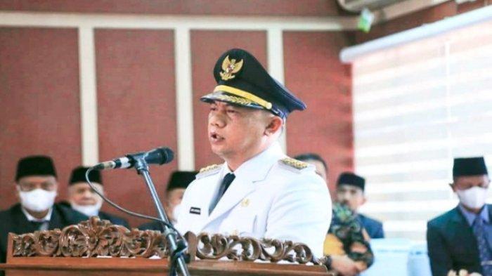 bupati-labuhanbatu-erik-adtrada-ritonga-terjaring-ott-komisi-pemberantasan-kor.jpg