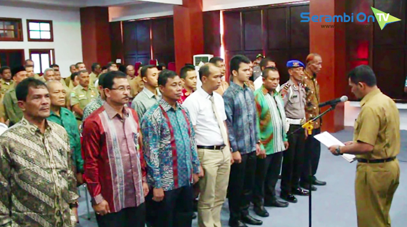 bupati-lantik-satgas-saber-pungli-di-aceh-jaya_20161229_165447.jpg
