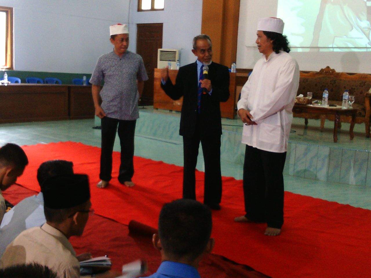cak-nun-dan-kyai-gontor_20160830_124719.jpg