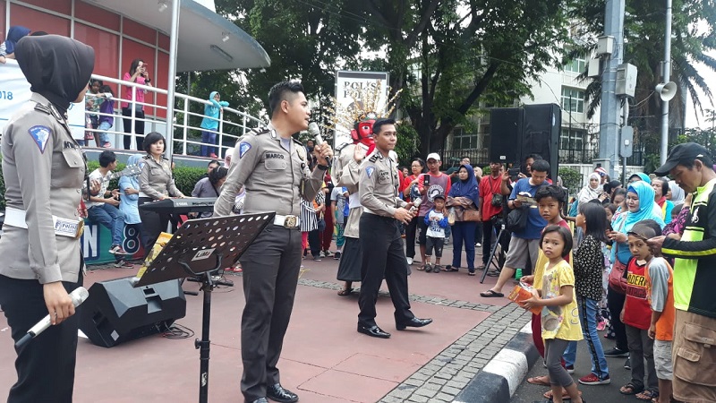 Sosialisasi Tilang ETLE dan Operasi Zebra, Grup Polisi Ngeband di CFD