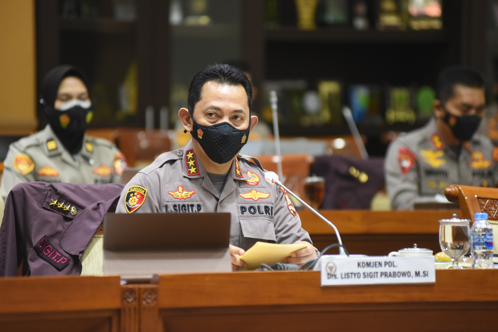 calon-kapolri-komjen-listyo-sigit-jalani-fit-and-proper-test_20210120_134858.jpg