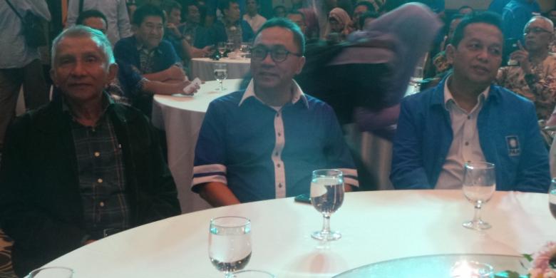 calon-ketua-umum-pan-zulkifli-hasan-didampingi-tokoh-senior-pan-amien-rais-dan-sutrisno-bachir_20150225_222610.jpg