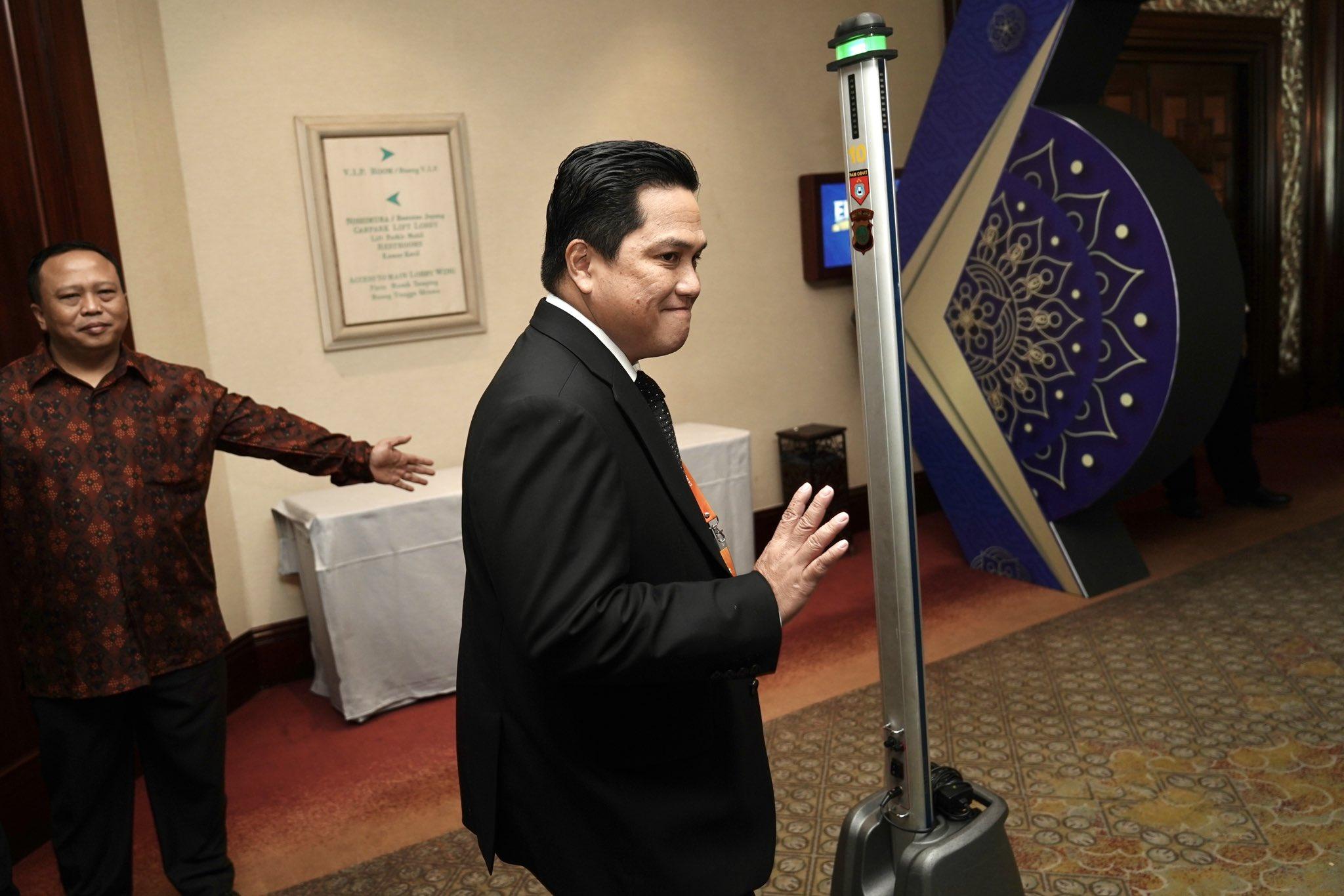 calon-ketum-pssi-erick-thohir-saat-hendak-memasuki-area-kongres-luar-biasa.jpg
