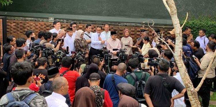 capres-cawapres-anies-baswedan-muhaimin-iskandar-bubarkan-timnas-amin.jpg