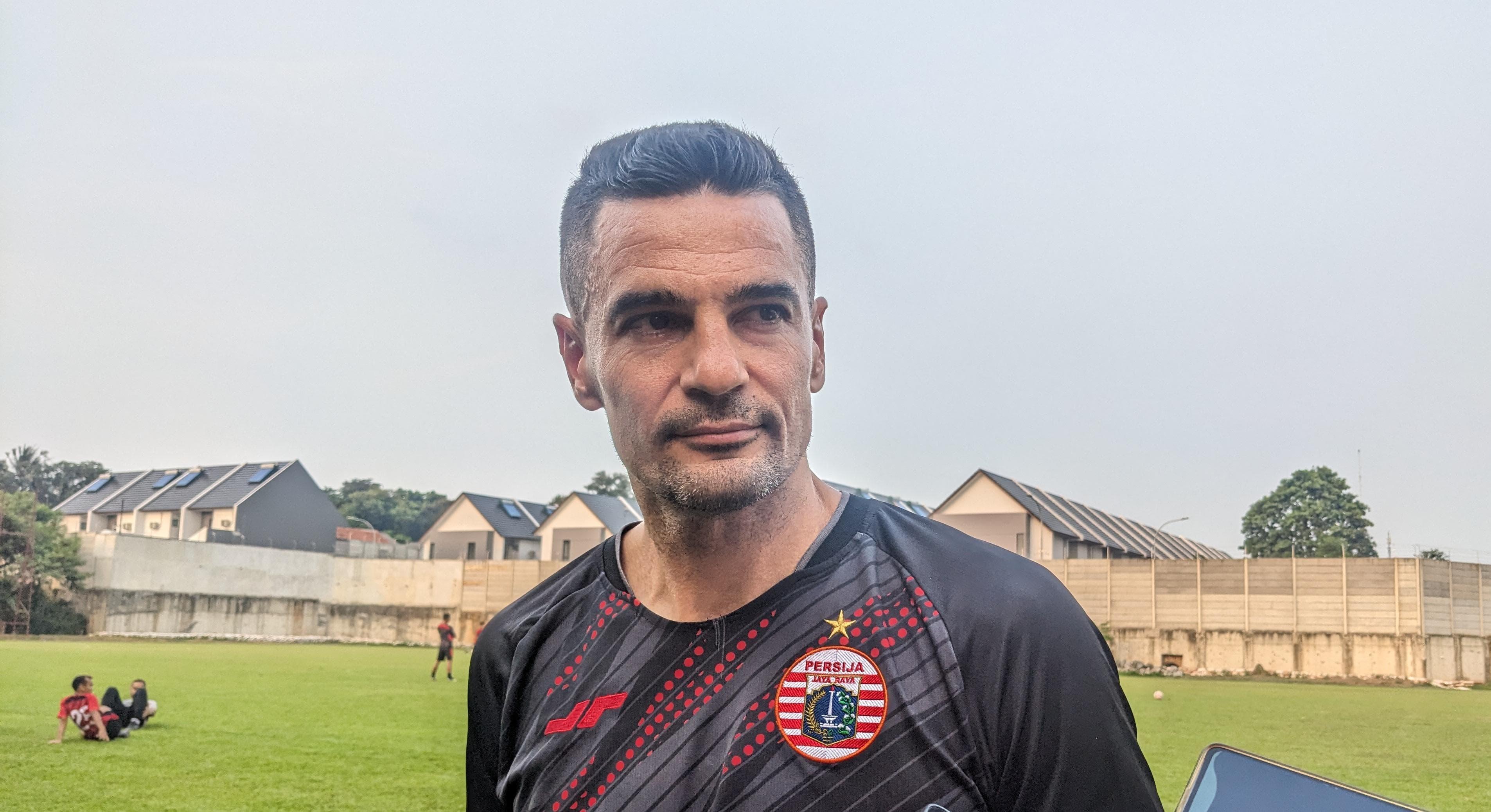 carlos-pena-saat-ditemui-di-nirwana-park-depok.jpg