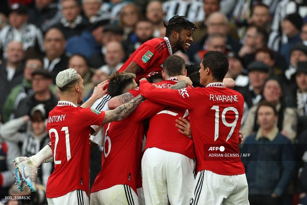 casemiro-cetak-gol-di-final-carabao.jpg