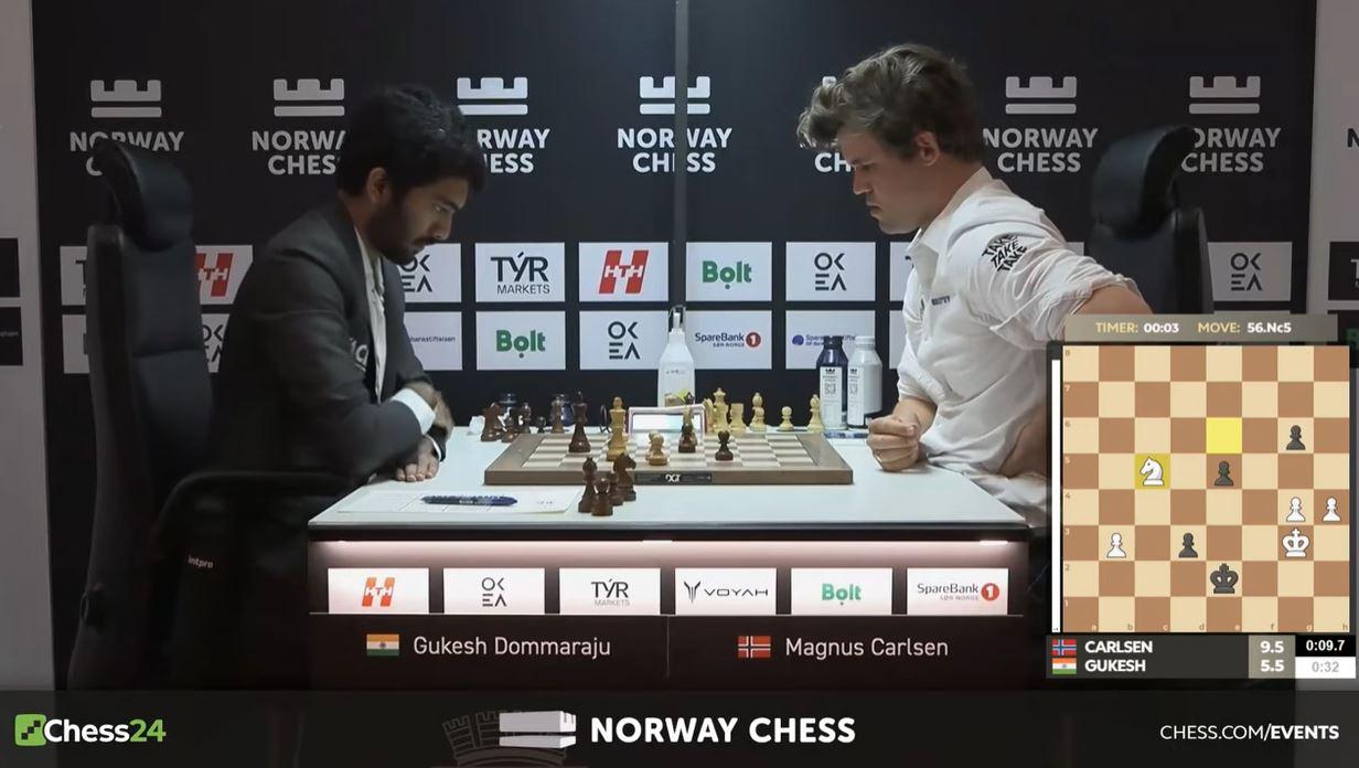 catur-antara-Gukesh-Dommaraju-kiri-dan-Magnus-Carlsen-p.jpg