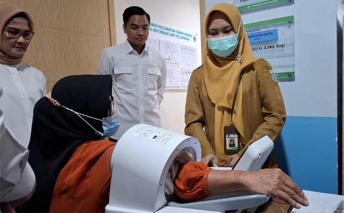 cek-kesehatan-gratis-tanah-abang100225.jpg