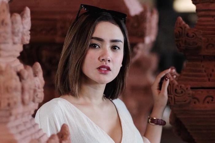 cita-citata-pamer-foto-bareng-seorang-pria-di-instagram-usai-batal-nikah.jpg
