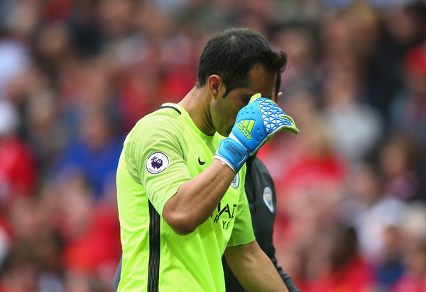 claudio-bravo-nutupwajahhh_20160912_193950.jpg