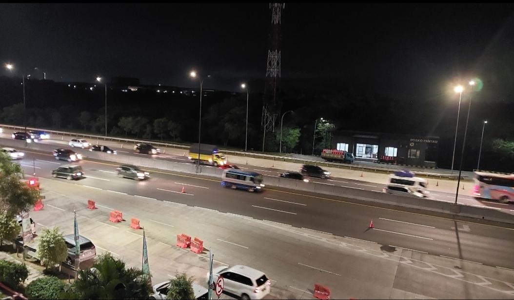 contra-flow-di-tol-jakarta-cikampek-ok_.jpg
