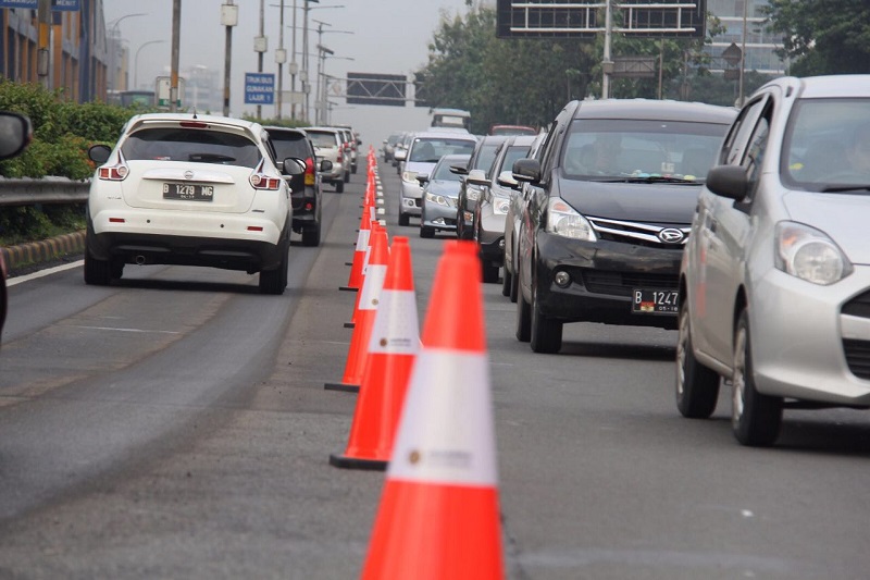 contraflow-cawang-semanggi_20170213_194009.jpg