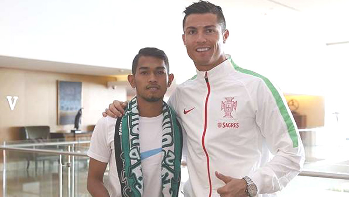 cristiano-ronaldo-berjumpa-martunis_20150902_124220.jpg