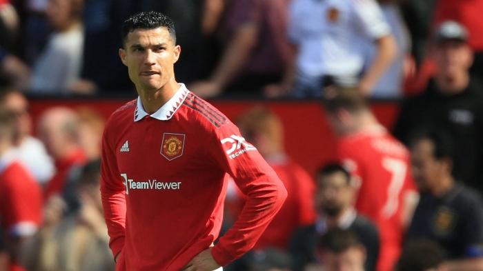 cristiano-ronaldo-cemberut-karena-manchester-united-kalah.jpg