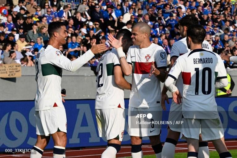 cristiano-ronaldo-dan-pepe-di-timnas-portugal.jpg