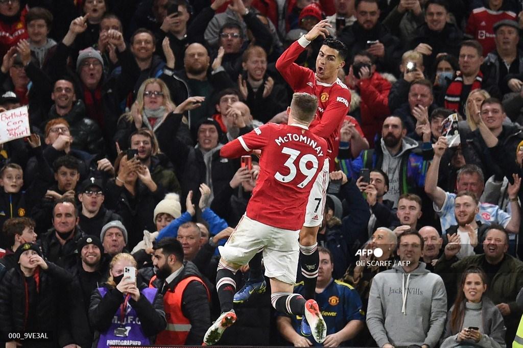 cristiano-ronaldo-kanan-merayakan-dengan-gelandang-manchester-united-scott-mctominay.jpg