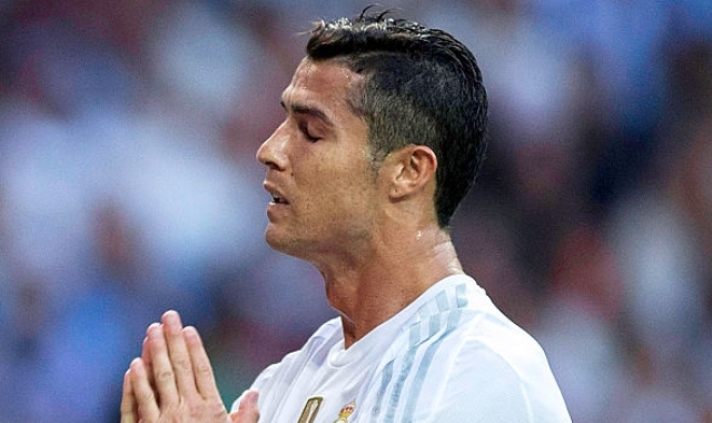 cristiano-ronaldo-nyeseellll_20150927_024130.jpg