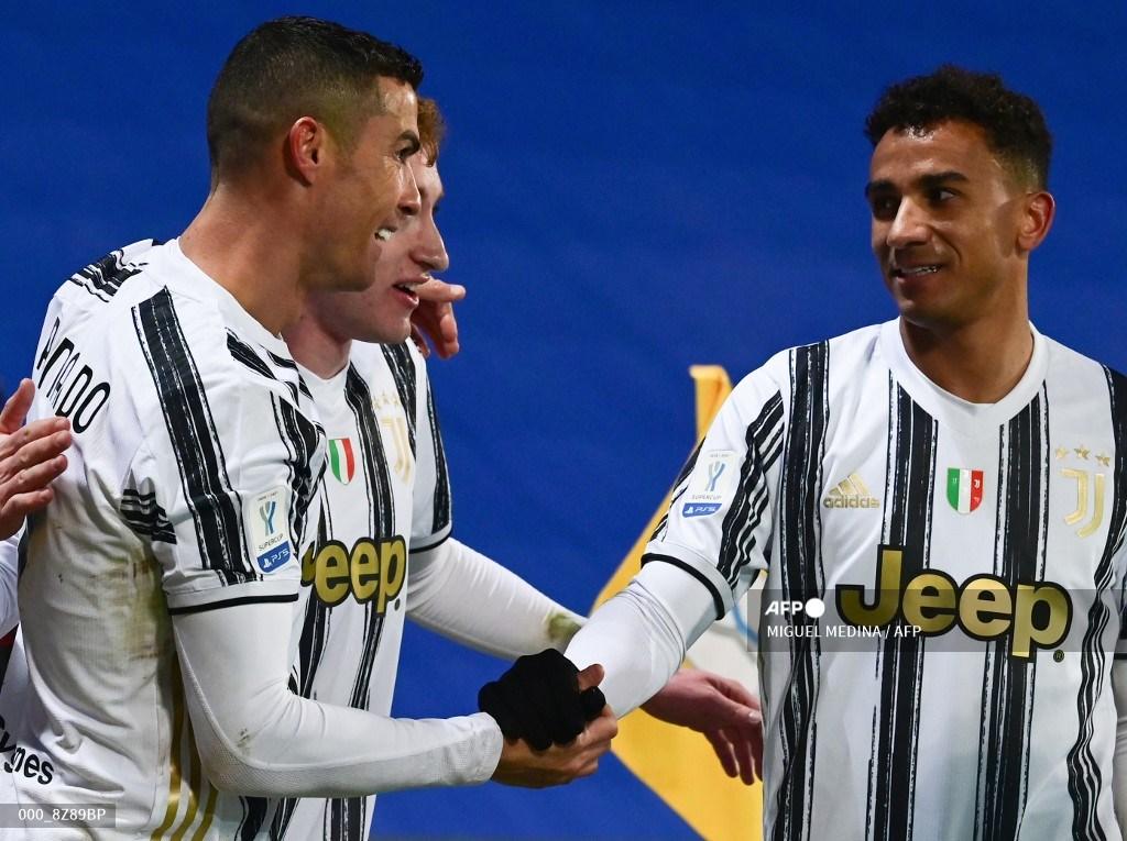 cristiano-ronaldo-saat-bersua-dengan-napoli-final-piala-super-italia.jpg