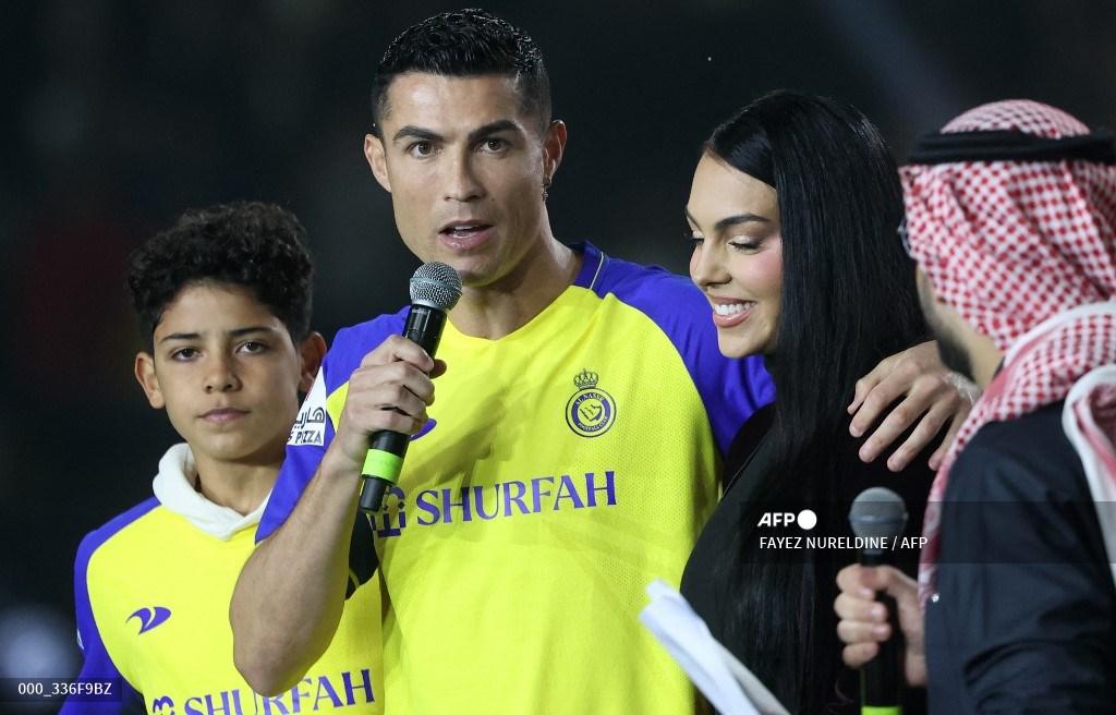 cristiano-ronaldo-terancam-pidana-kumpul-kebo-yang-berlaku-di-arab-saudi.jpg