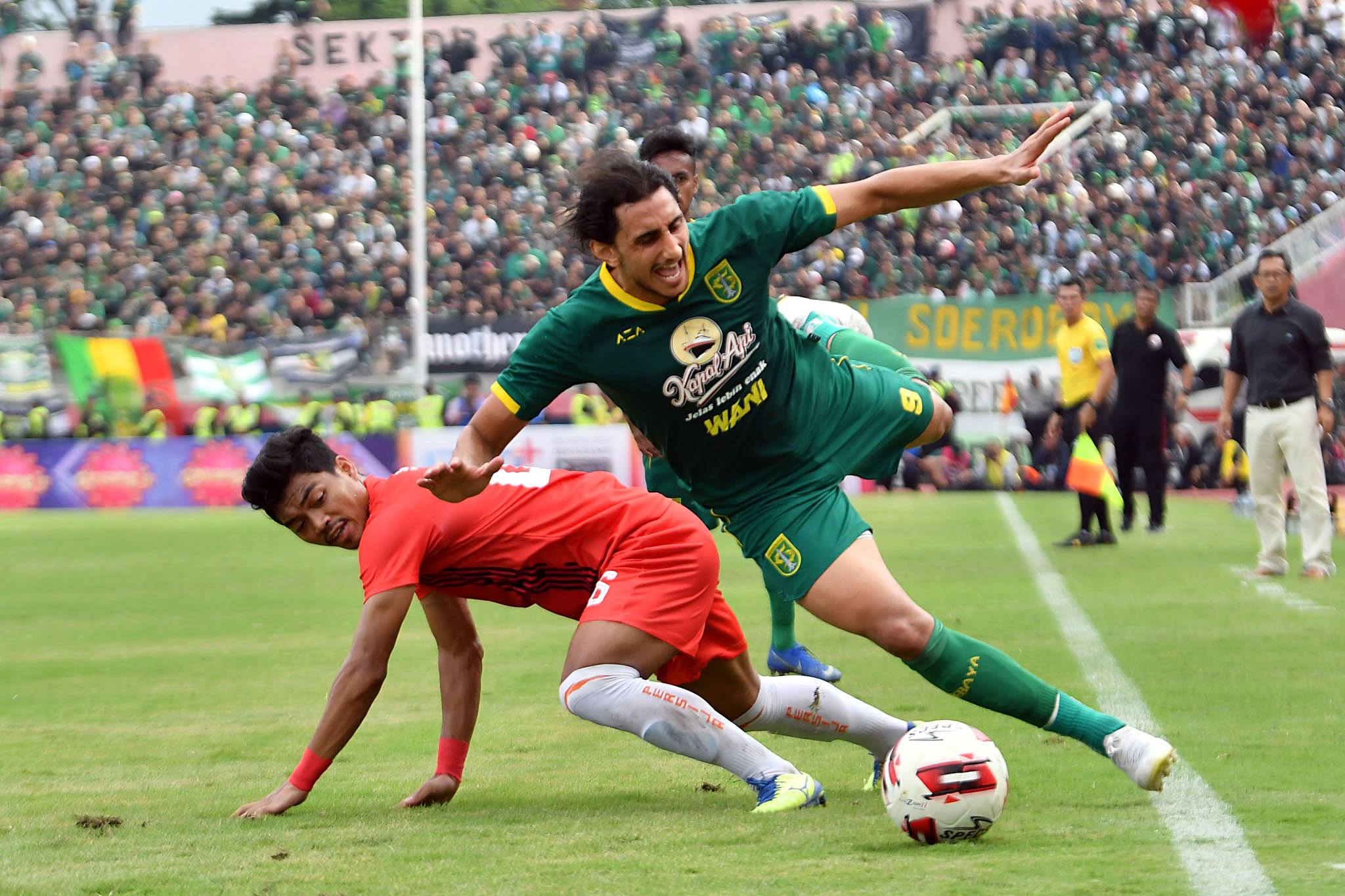 cukur-persija-4-1-persebaya-sabet-piala-gubernur-jatim_20200221_040108.jpg