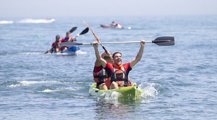 Eddie Howe Gelar Lomba Kayak Ala Bournemouth