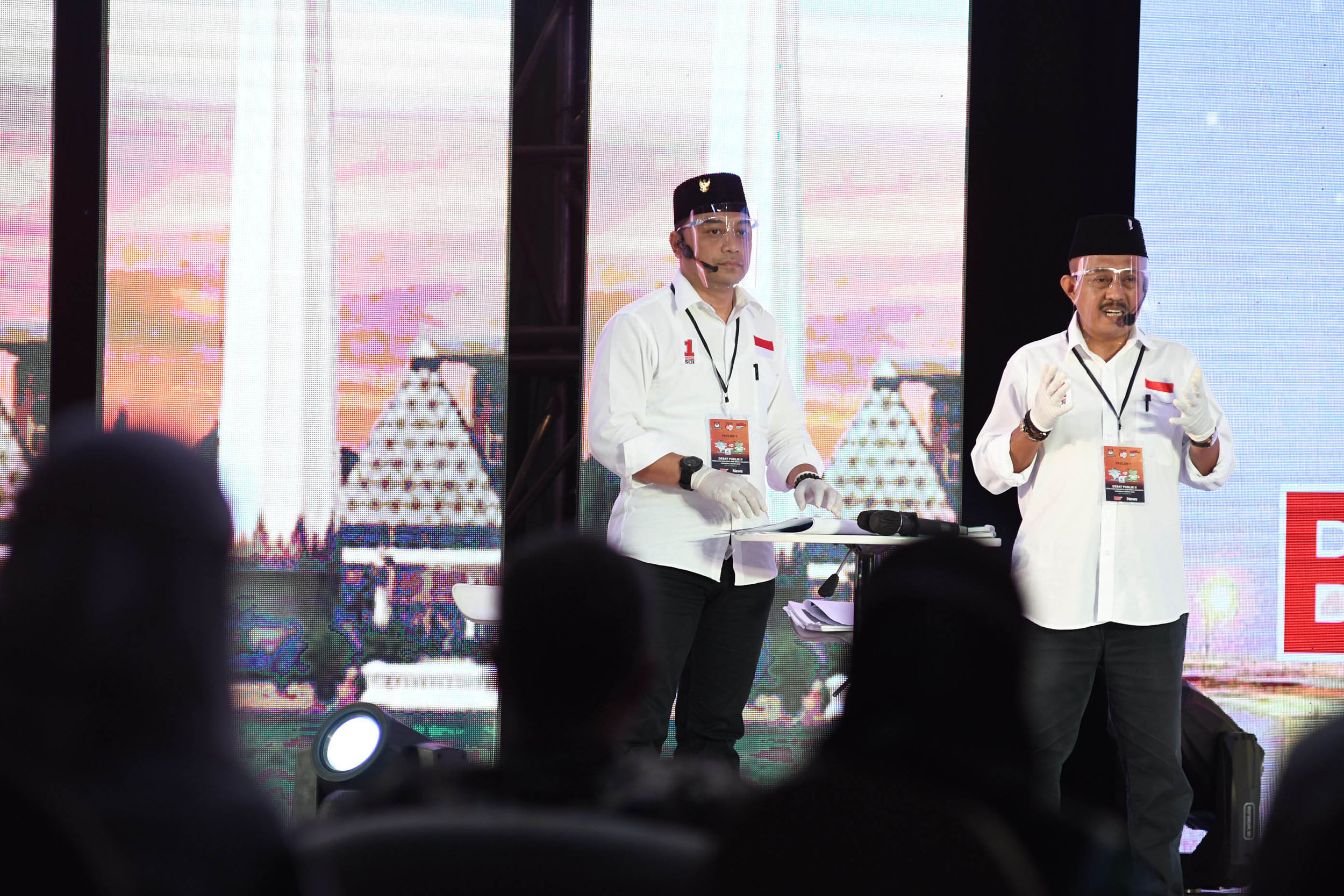 debat-publik-ii-pilwali-surabaya-2020_20201118_215352.jpg