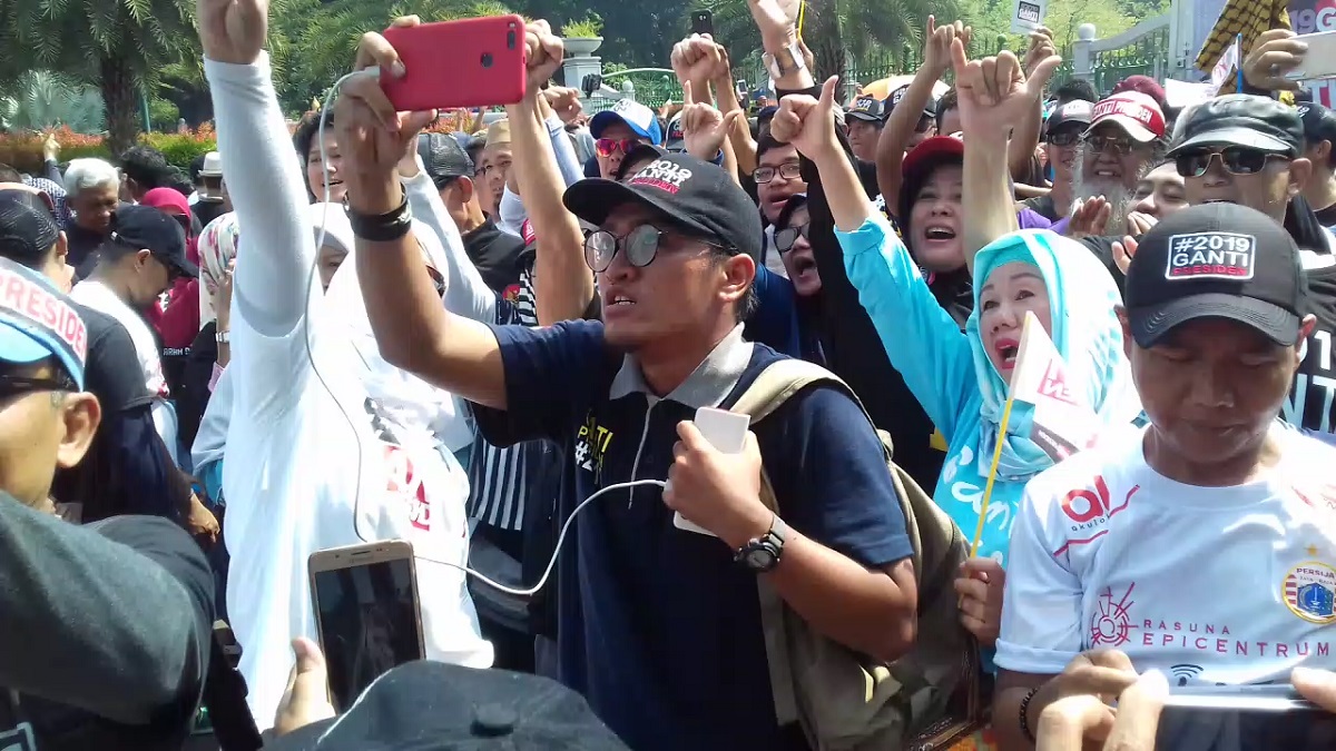 deklarasi-akbar-relawan-nasional-2019ganti-presiden_20180506_121250.jpg