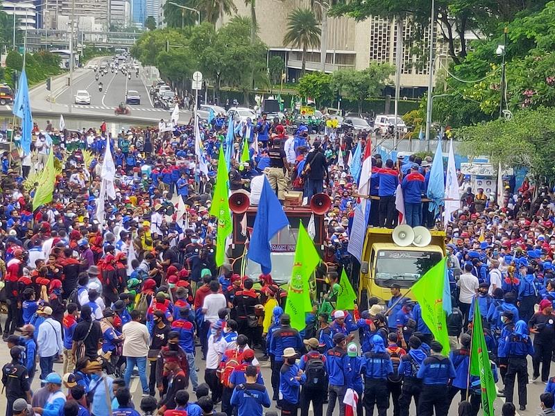 demo-buruh-omnibus-nih5.jpg