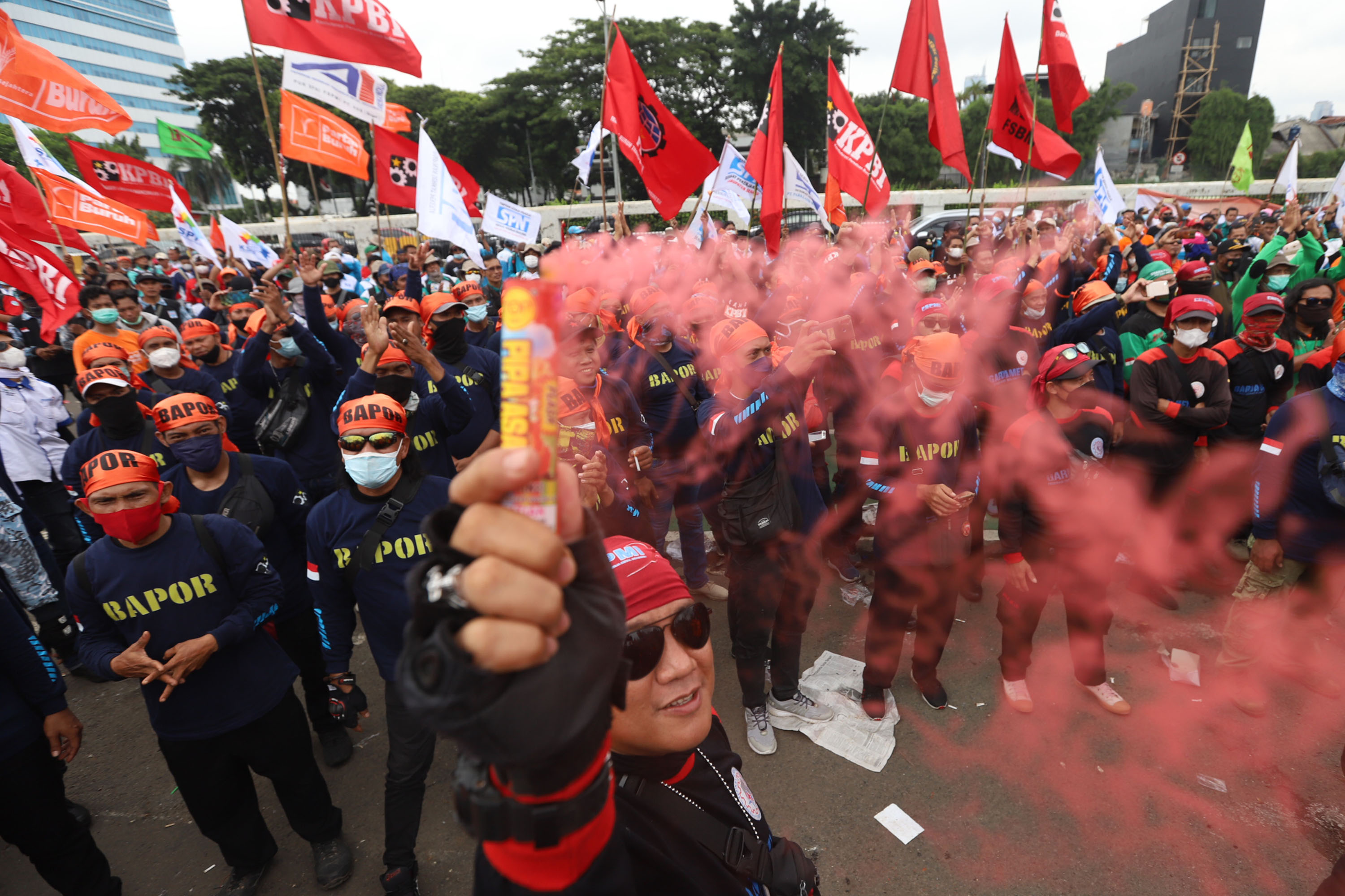 demo-buruh-tolak-omnibus-law_20220114_170325.jpg