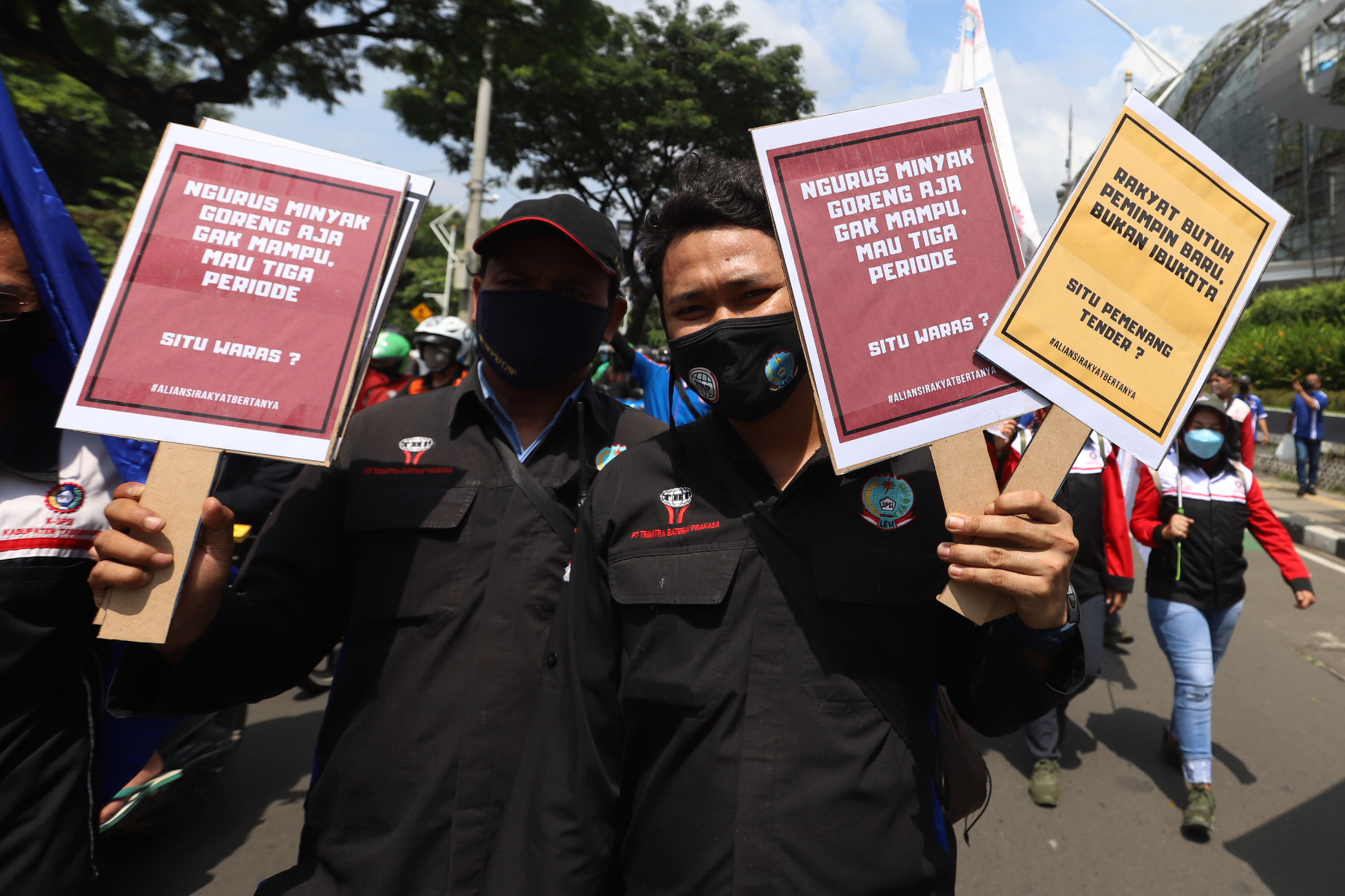 demo-buruh-tolak-uu-omnibus-law_20220323_164529.jpg