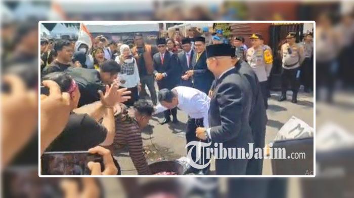 demo-di-trenggalek-ascvasdfv.jpg