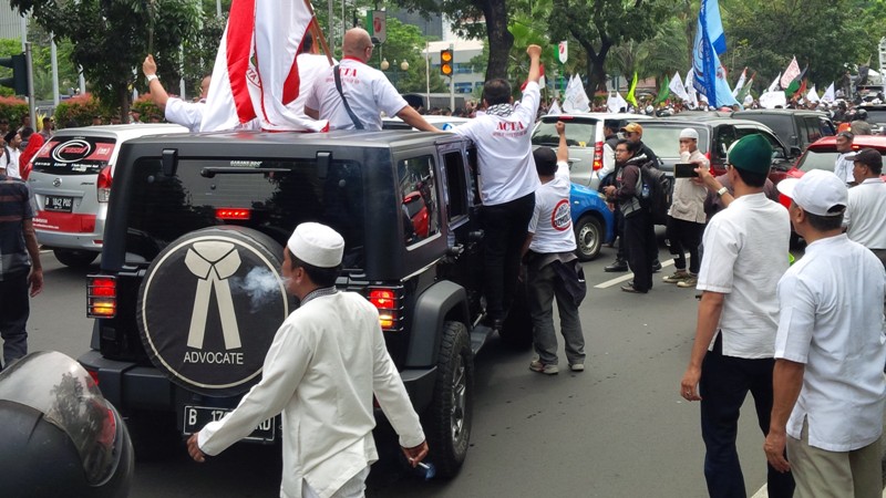 demo-fpi-ahok-nih5_20161014_141832.jpg