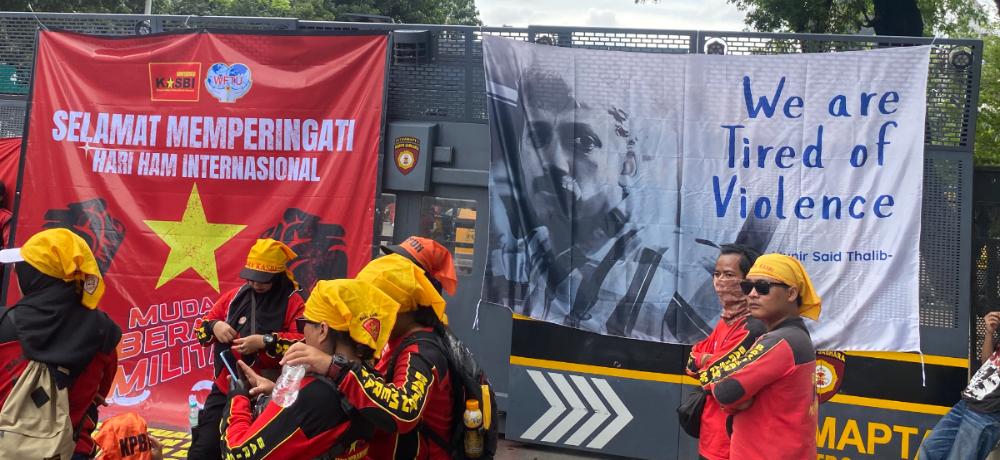 Aksi Peringati Hari HAM Internasional, Massa Aksi Gebrak Desak Pembebasan Delpedro Dkk