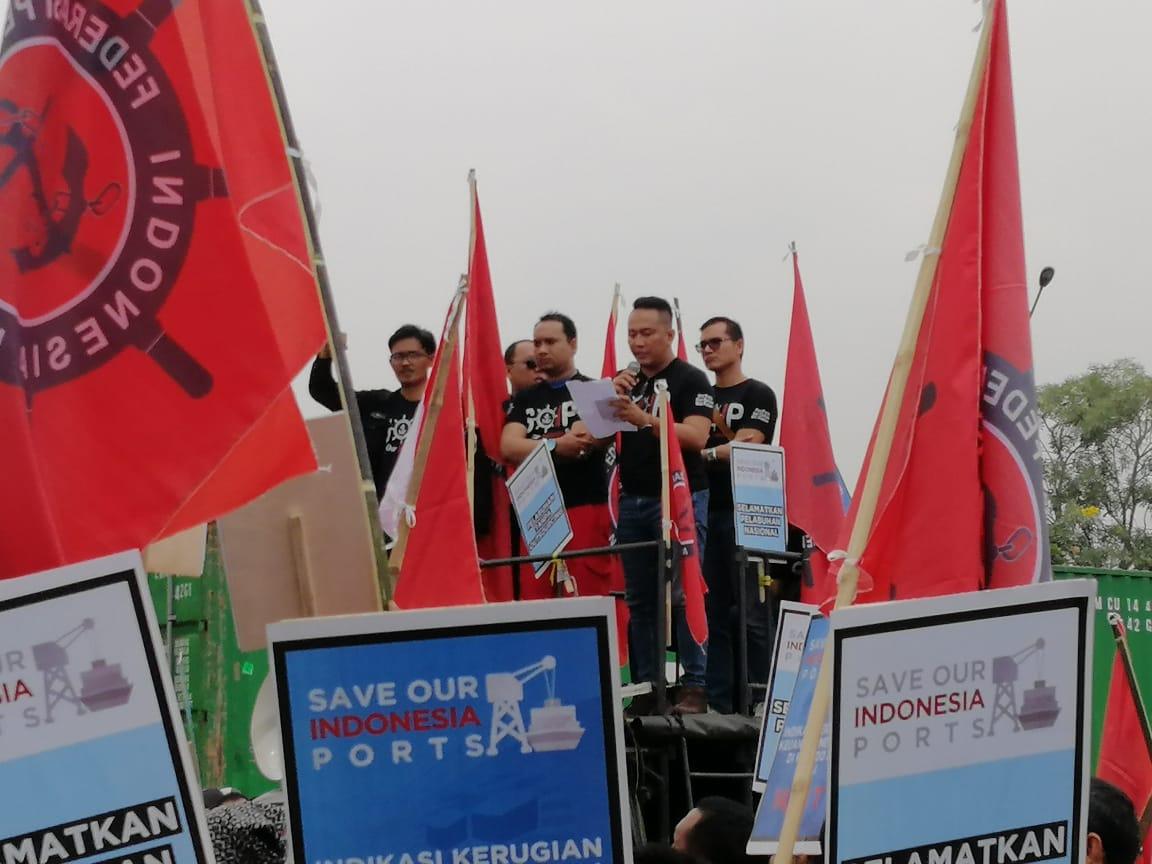 demo-pekerja-pelabuhan.jpg