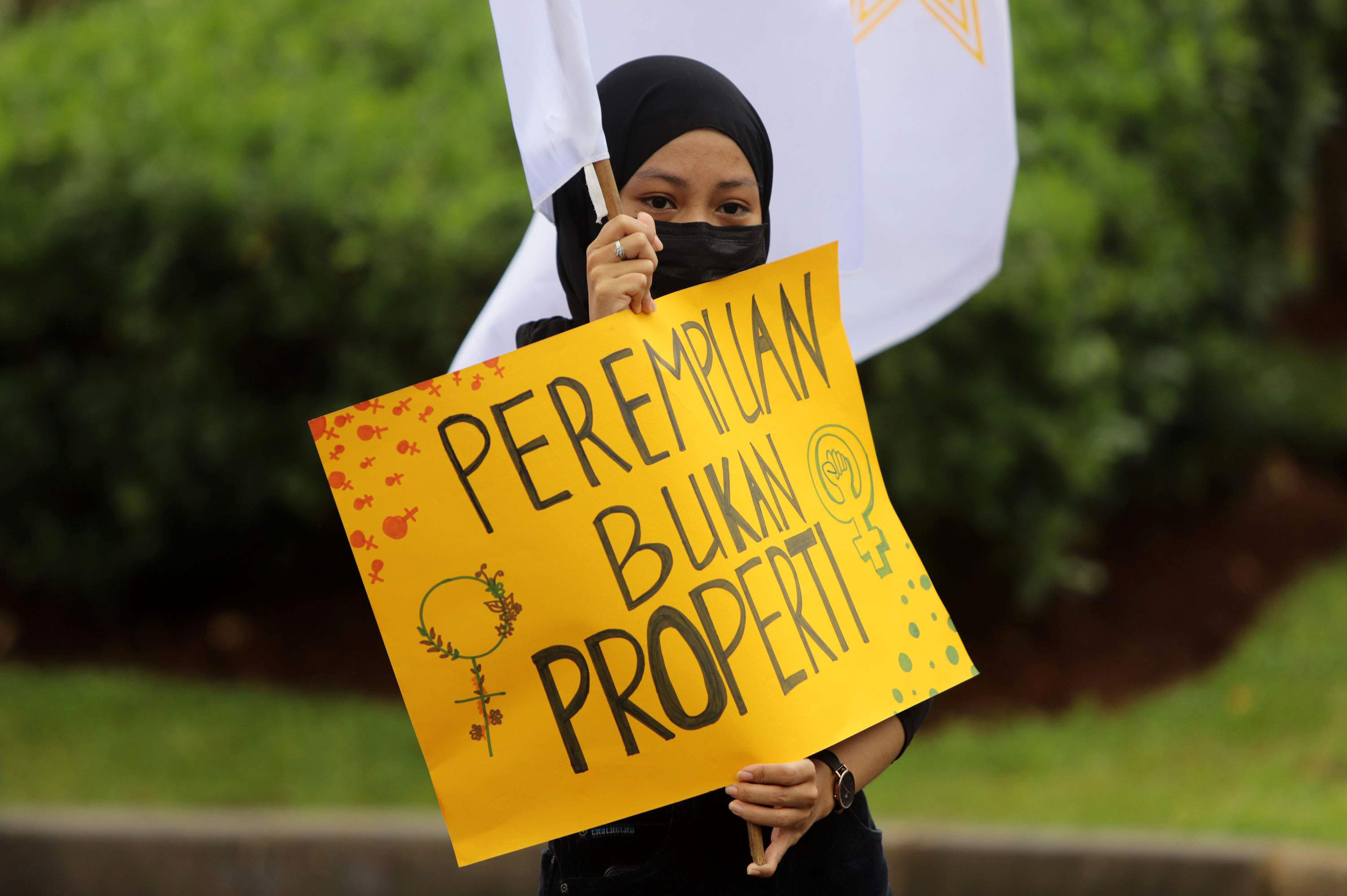 demo-peringatan-hari-perempuan-internasional_20210308_194811.jpg
