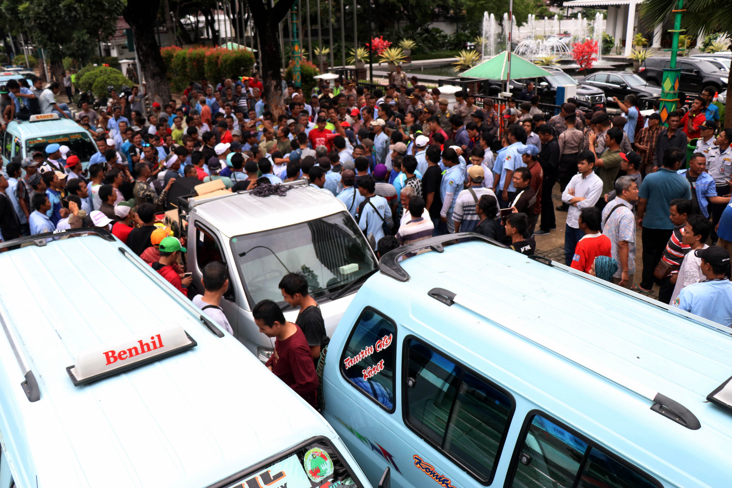 demo-sopir-angkot-rute-tanah-abang_20180122_202159.jpg