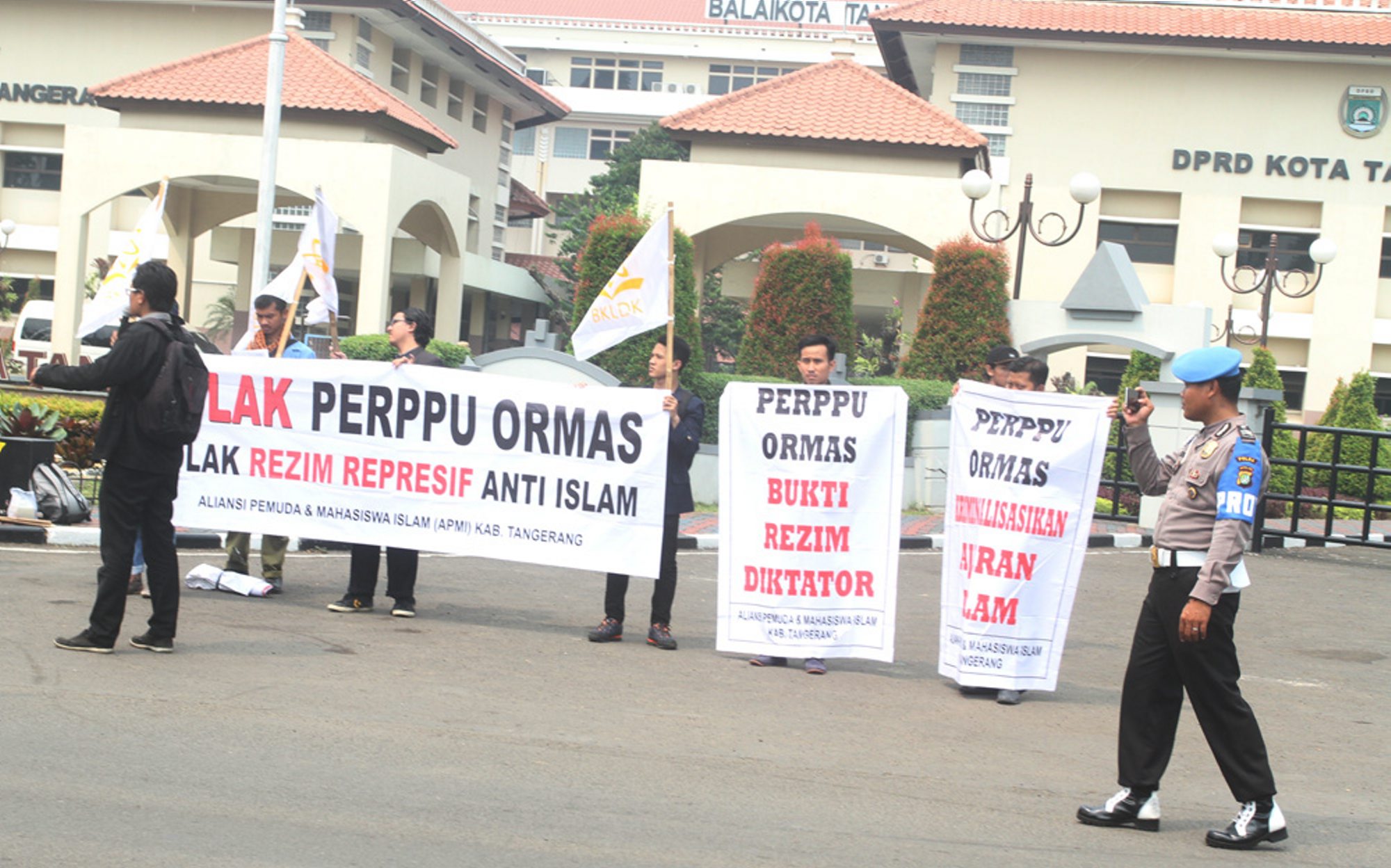 demo-tolak-perppu-ormas-no-22017_20170721_131223.jpg