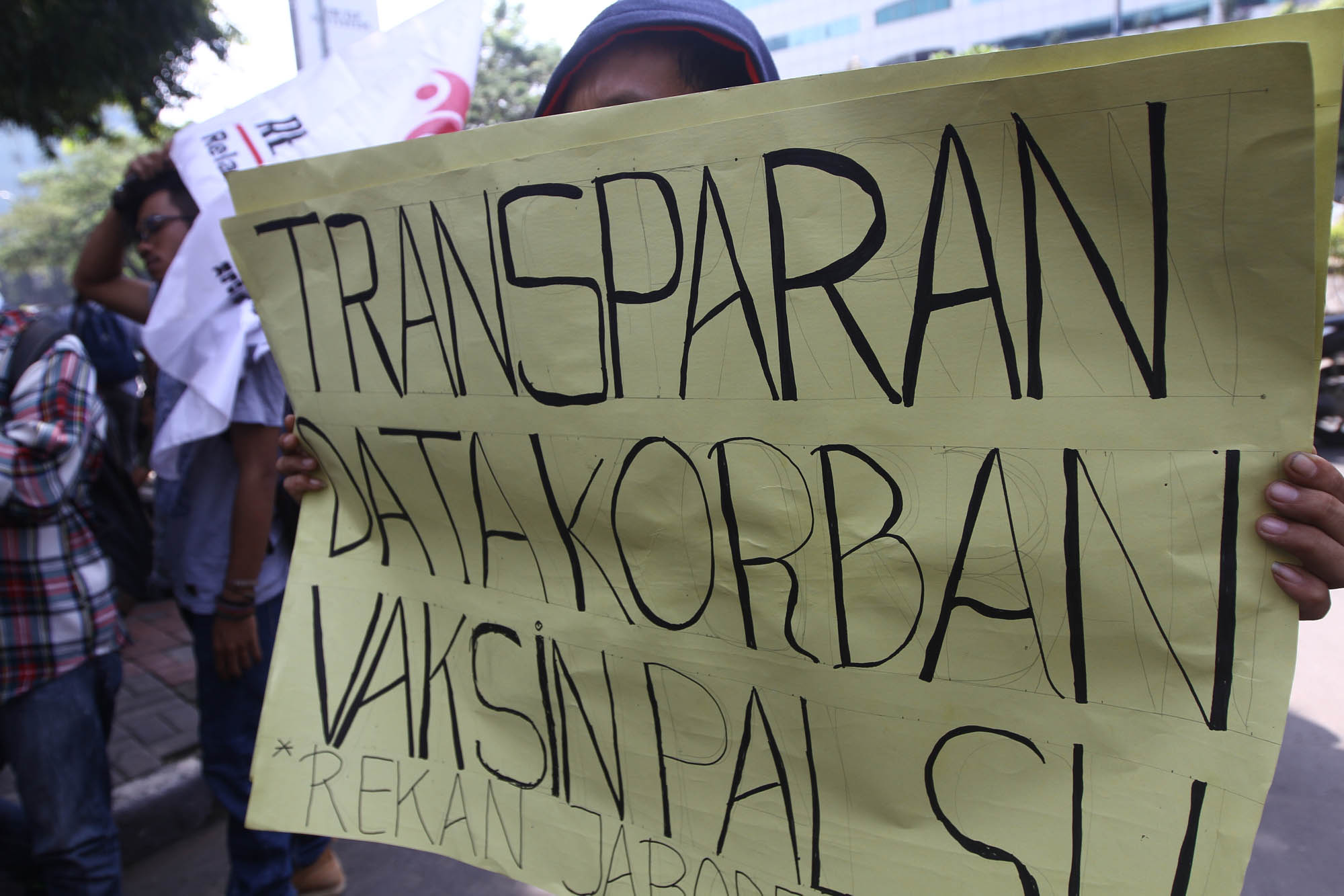demo-vaksin-palsu-di-kemenkes_20160727_185916.jpg