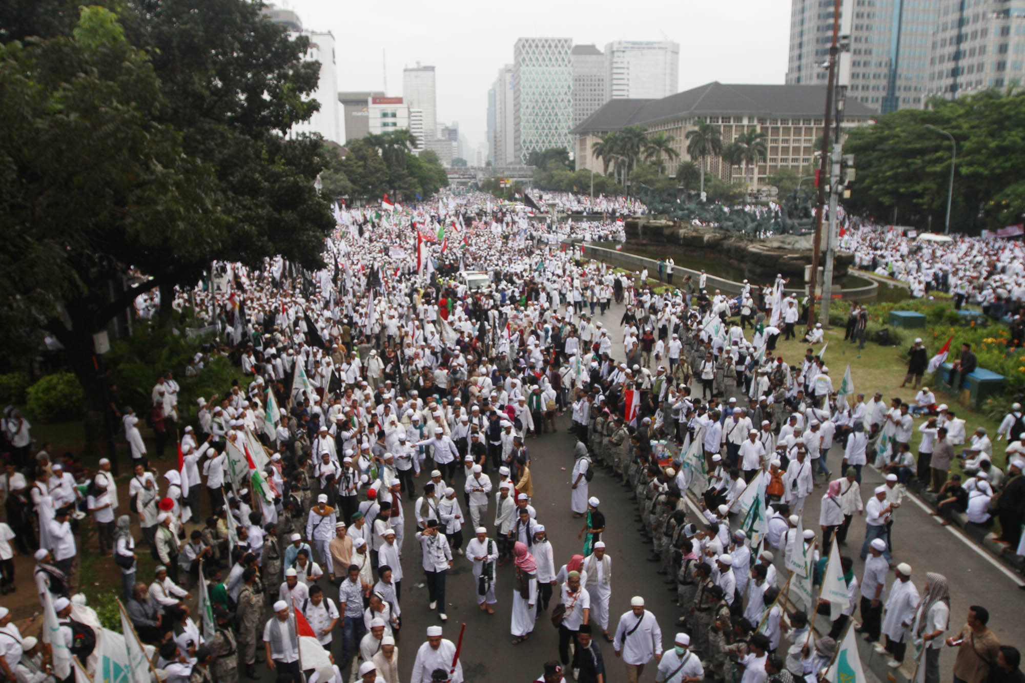 demonstrasi-bela-islam-tuntut-ahok-dijadikan-tersangka_20161104_155147.jpg