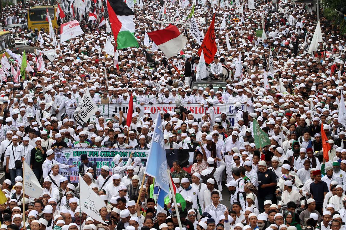 demontrasi-menuntut-ahok-dihukum-3_20161014_153234.jpg