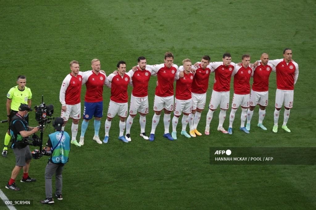 denmark-berbaris-sebelum-dimulainya-pertandingan-sepak-bola-grup-b.jpg