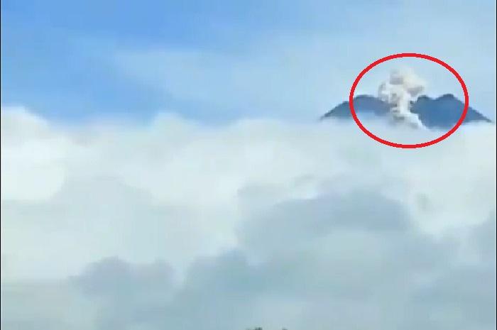 detik-detik-awan-panas-meluncur-dari-puncak-merapi.jpg