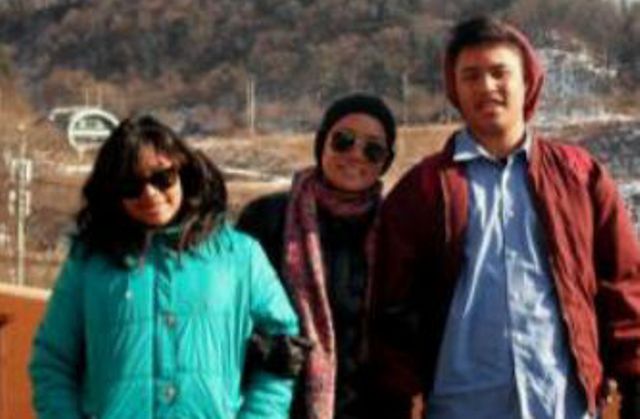 dewi-angraini-tengah-bersama-putra-putrinya_20151120_030849.jpg