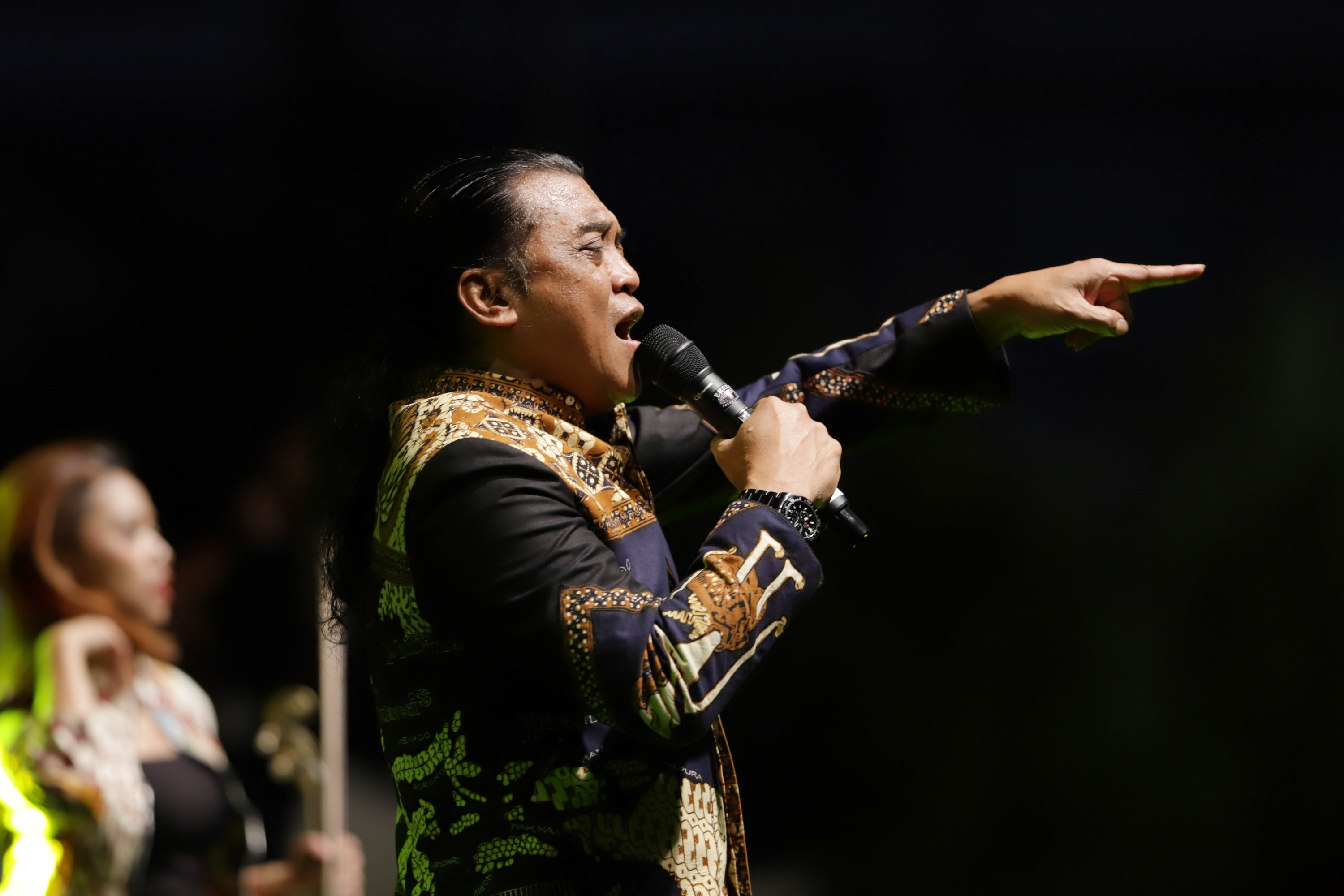 didi-kempot-ajak-goyang-penonton-festival-berdendang-bergoyang_20200202_154711.jpg