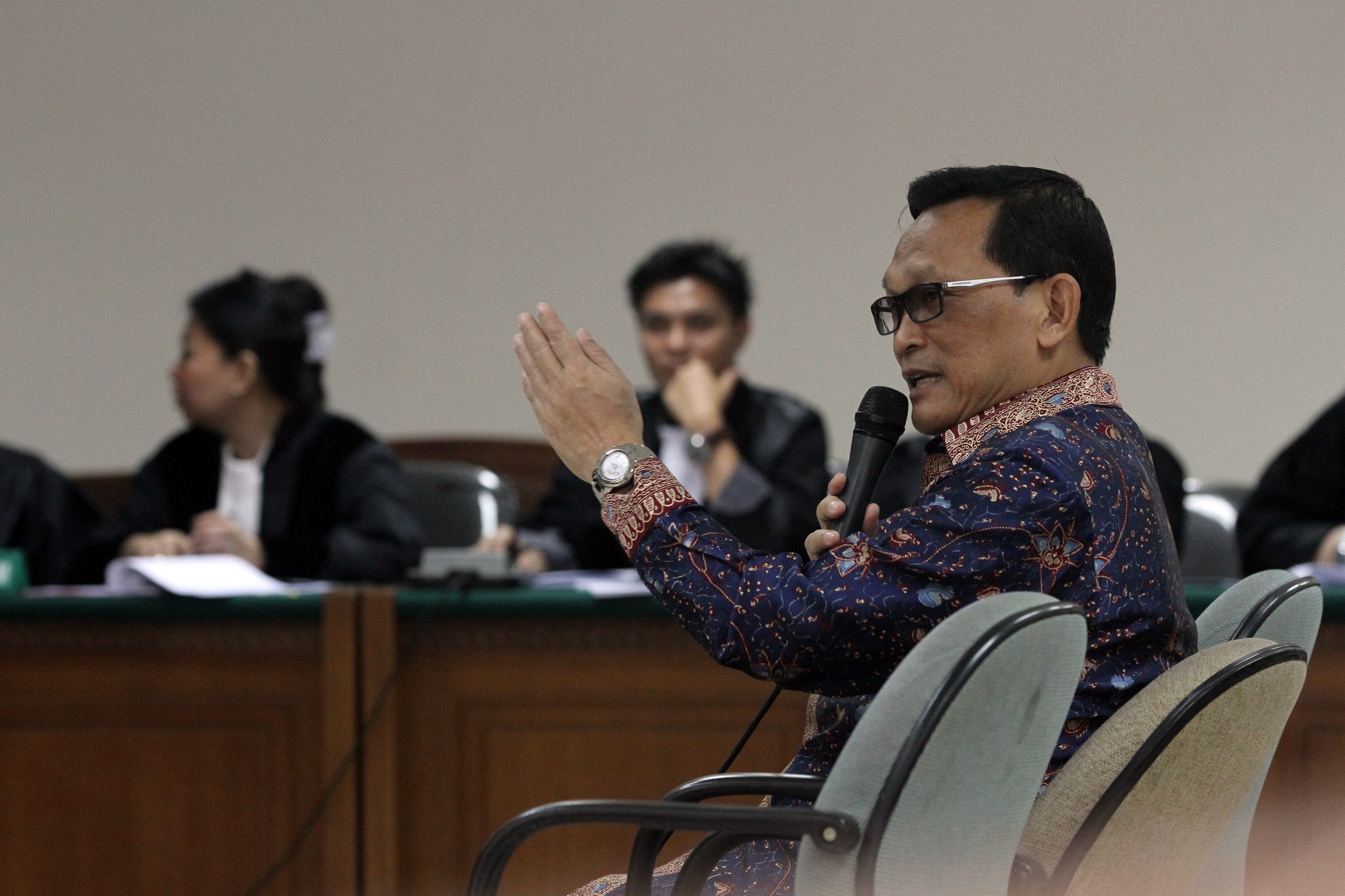 didik-purnomo-jalani-sidang-di-pengadilan-tipikor_20150310_160102.jpg