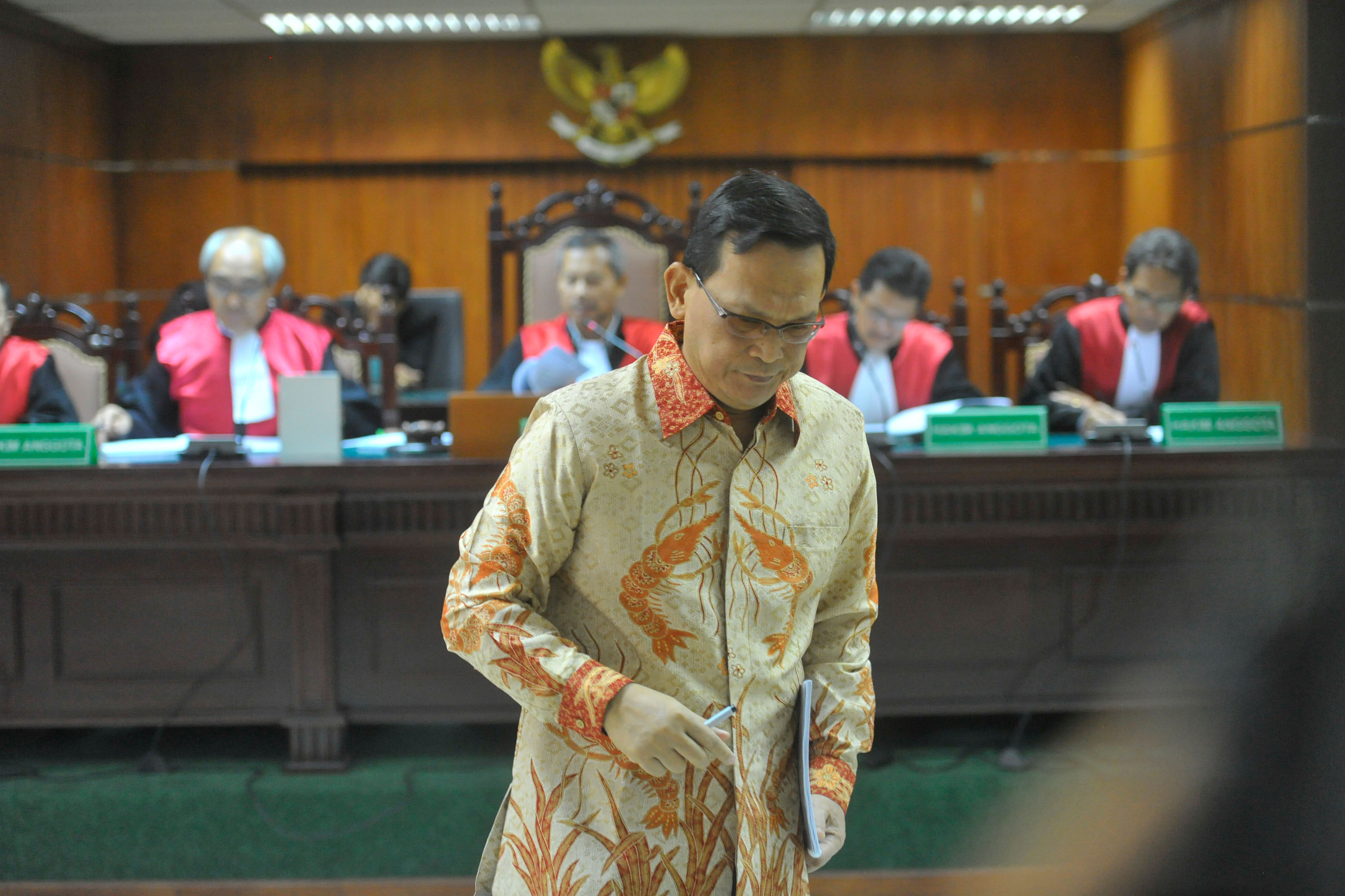 didik-purnomo-jalani-sidang-perdana_20141213_030012.jpg