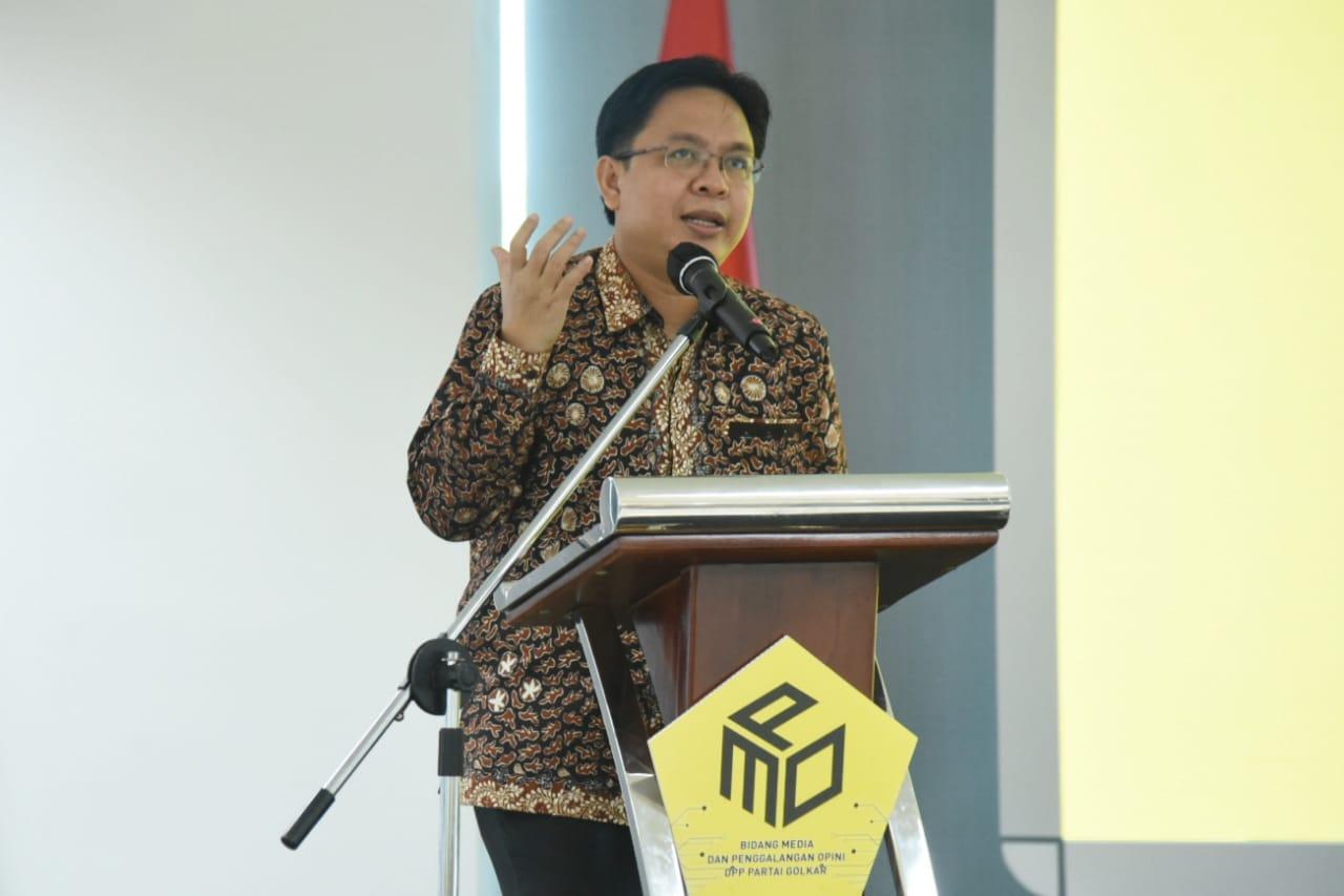 direktur-indikator-politik-indonesia-burhanudin-muhtadi-191221.jpg