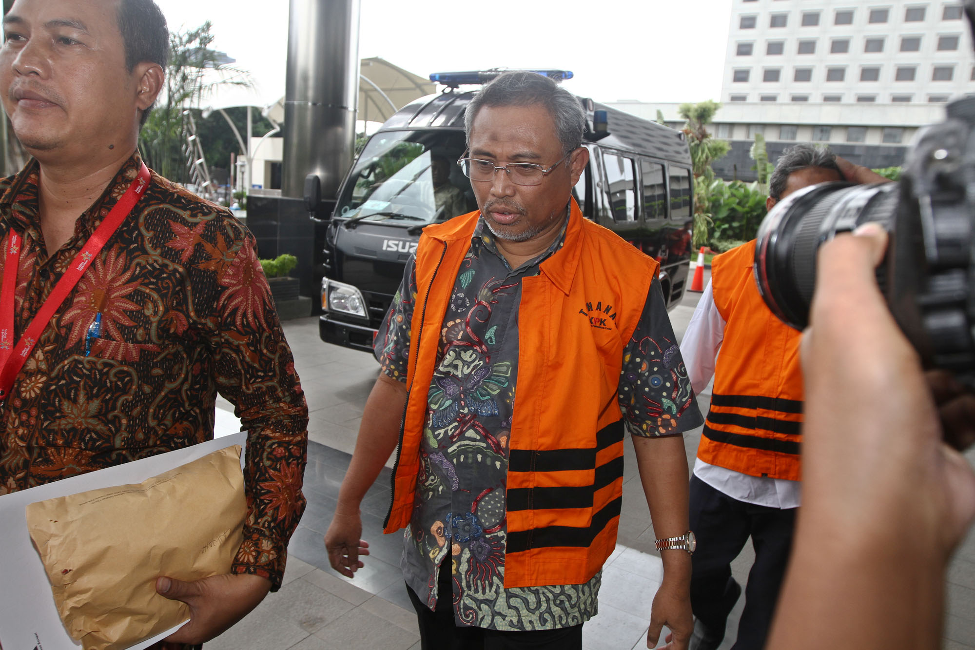 dirut-pt-pal-diperiksa-perdana-pasca-penahanan_20170409_160924.jpg