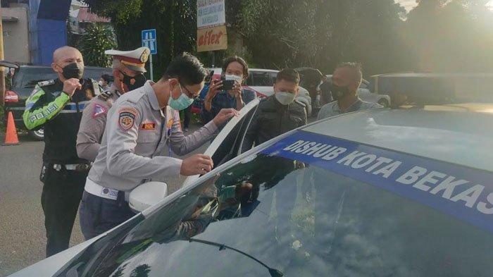 dishub-bekasi-ditilang-di-puncak.jpg